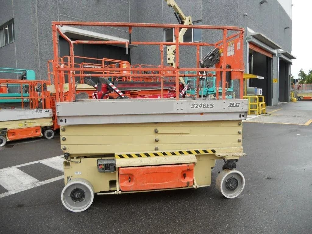 JLG 3246